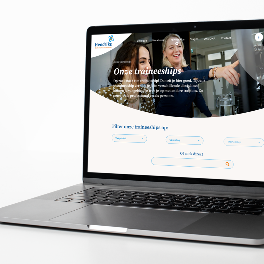 mockup van laptop met traineeship pagina Hendriks Bouw en Ontwikkeling